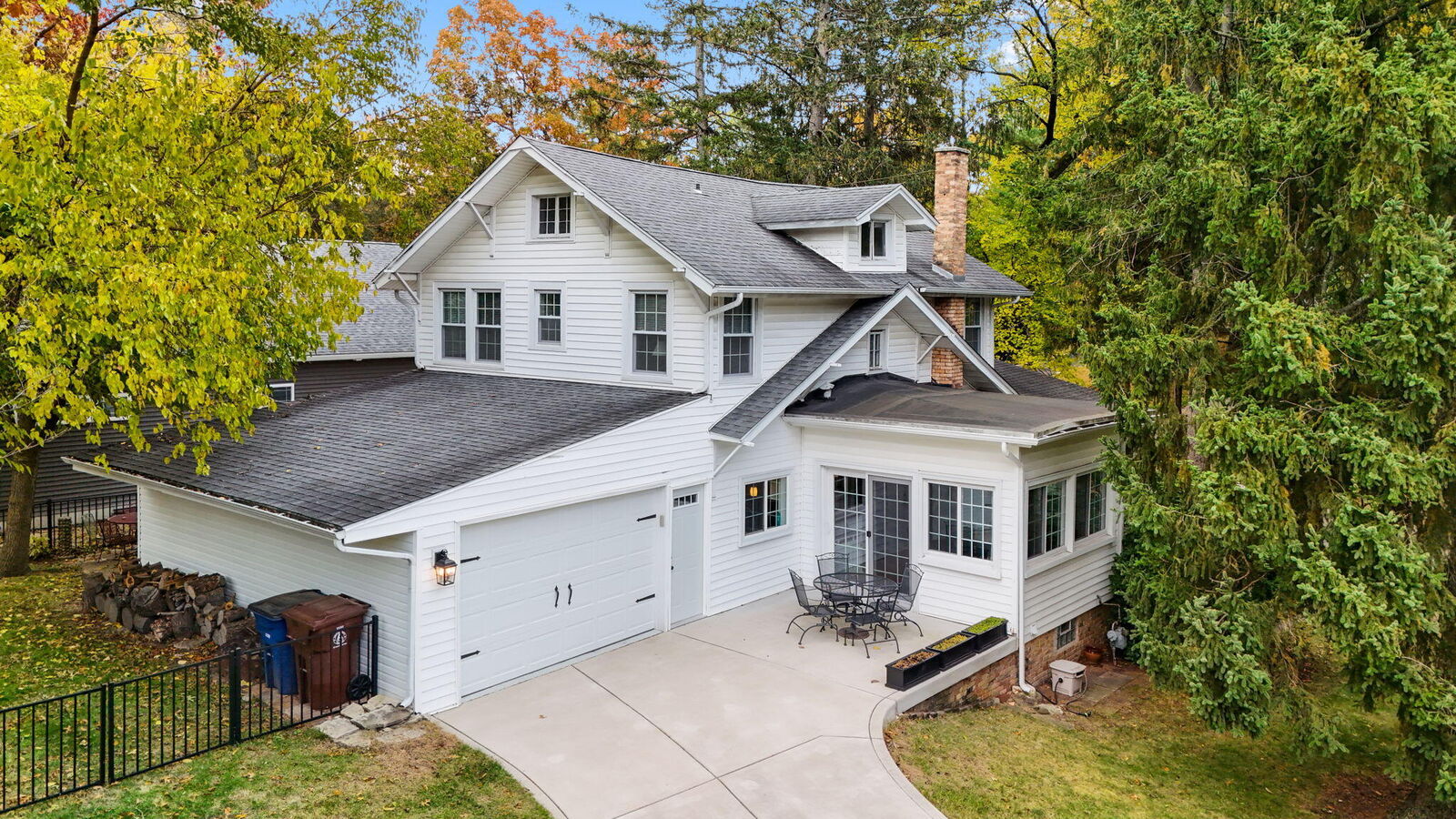 Property Photo:  2005 Oriole Trail  IN 46360 