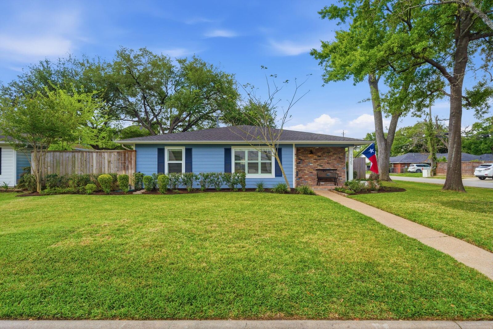 Property Photo:  1925 Althea Drive  TX 77018 
