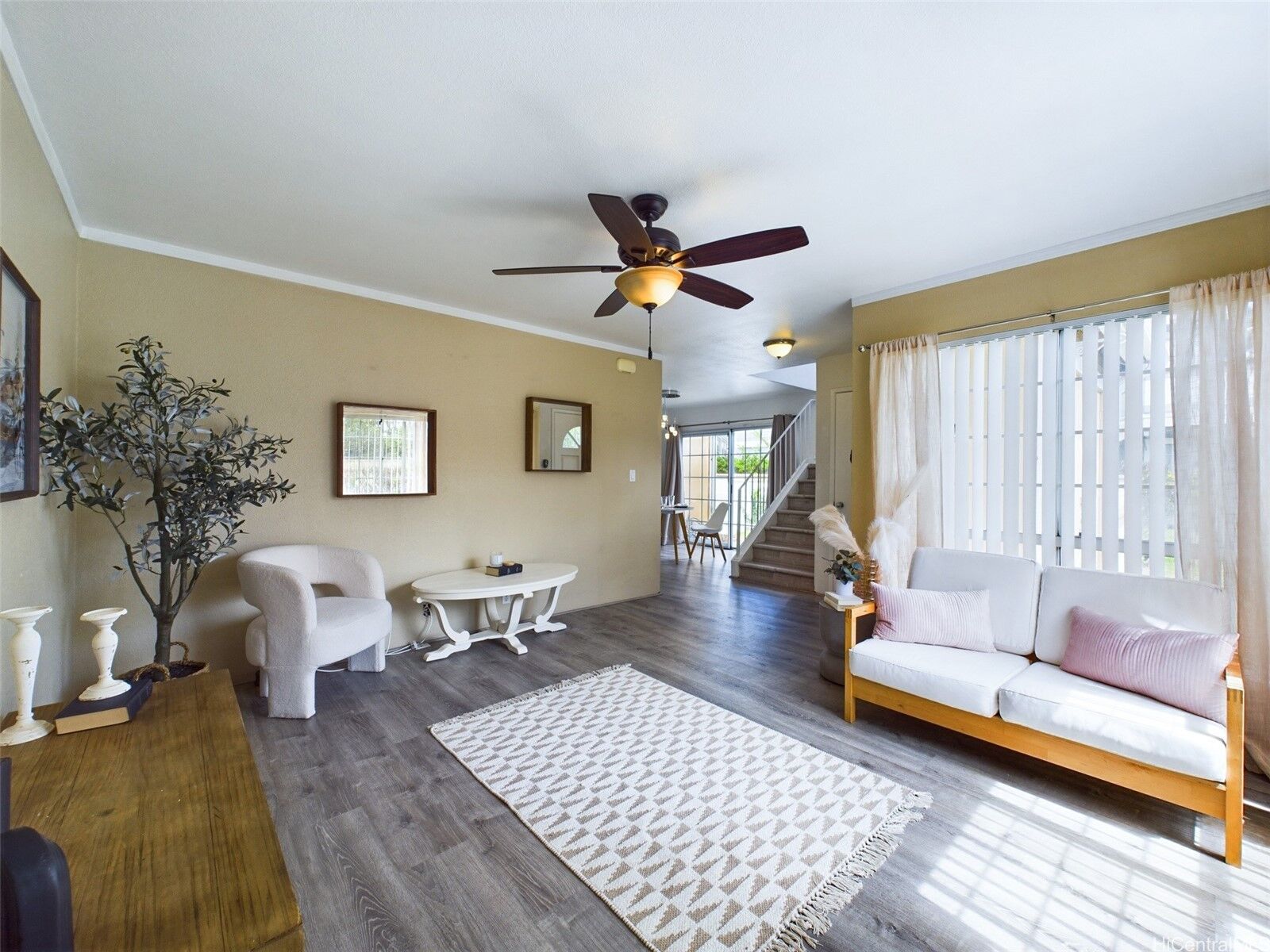 Property Photo: 572 Mananai Place 20A HI 96818