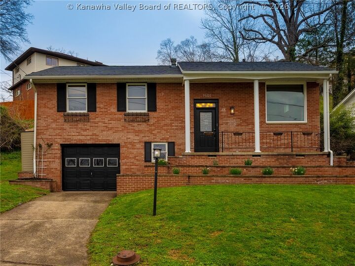 Property Photo:  1501 Grandview Drive  WV 25302 