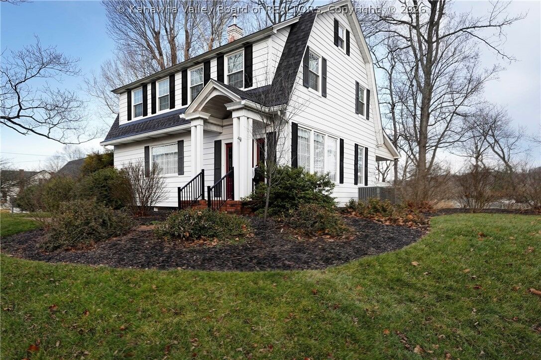 Property Photo:  2612 Kanawha Terrace  WV 25177 