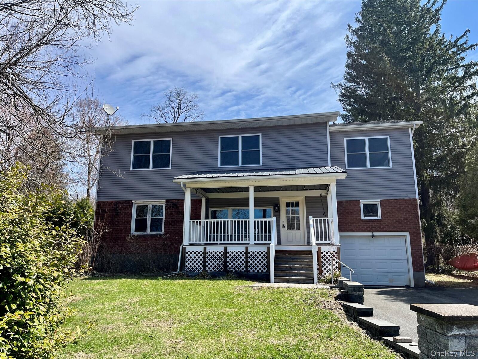 Property Photo:  6 New Road  NY 12549 