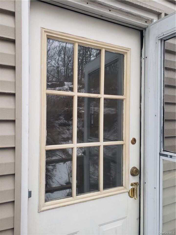 Property Photo:  51 Hillandale Avenue 2  NY 10603 