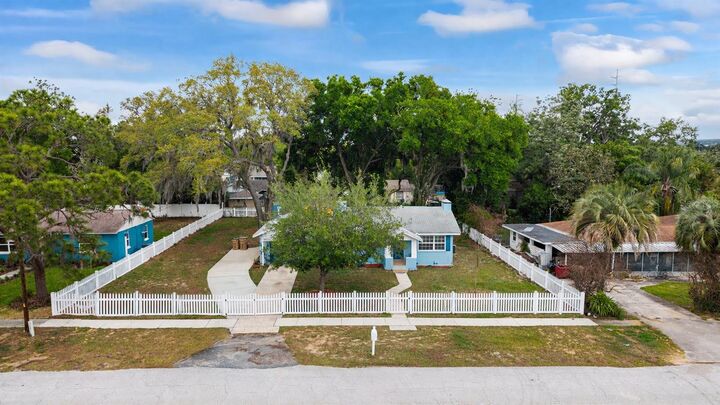 Property Photo:  111 E Charlotte Avenue  FL 32726 