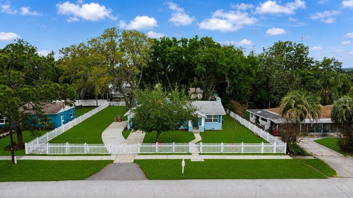 Property Photo:  111 E Charlotte Avenue  FL 32726 