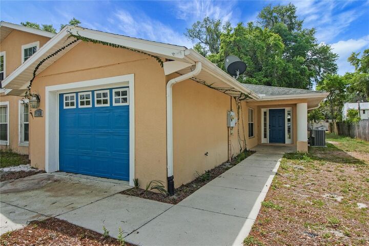 Property Photo:  305 W Fountain Street  FL 34731 