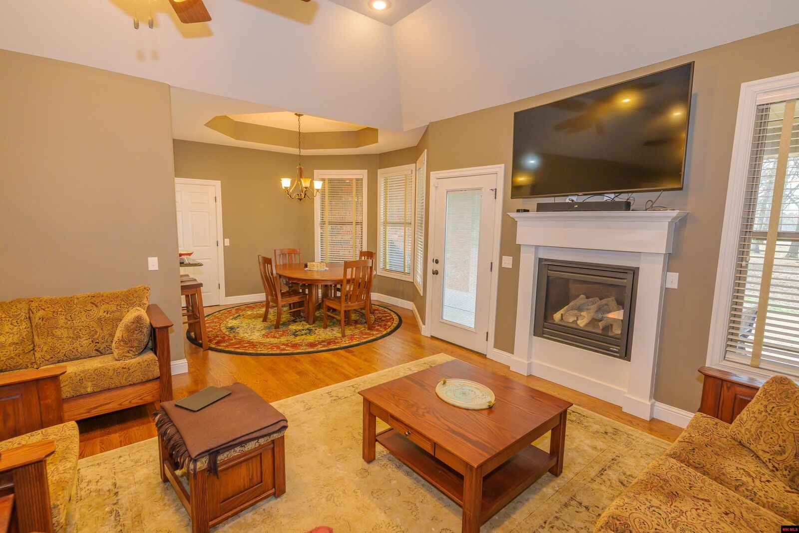 Property Photo:  214 S Sheeks Drive  AR 72653 