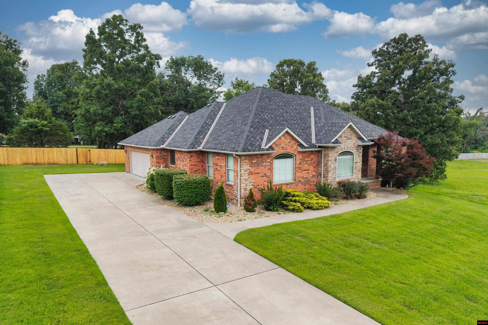 Property Photo: 214 S Sheeks Drive AR 72653