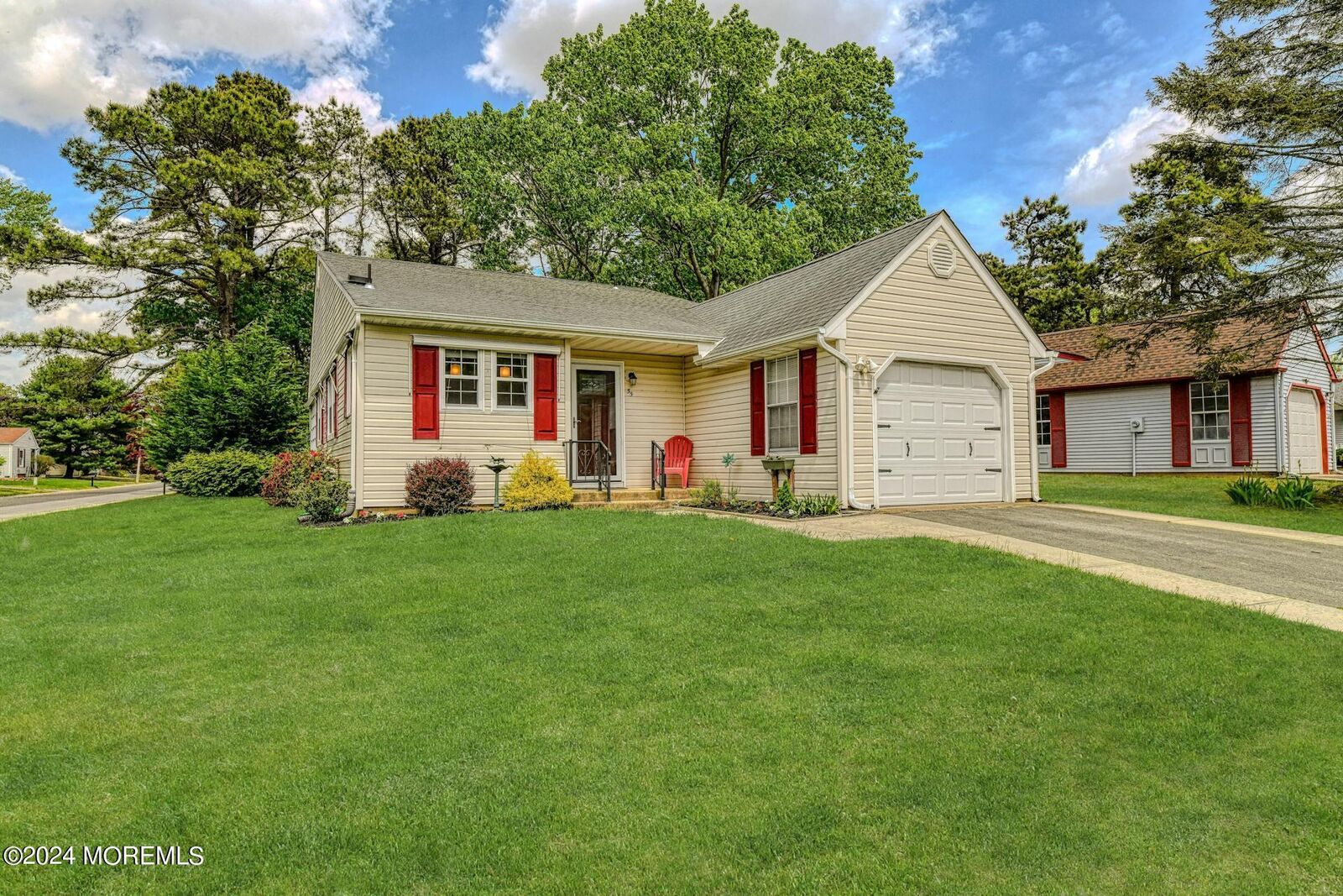 Property Photo:  35 Auburn Street  NJ 08759 