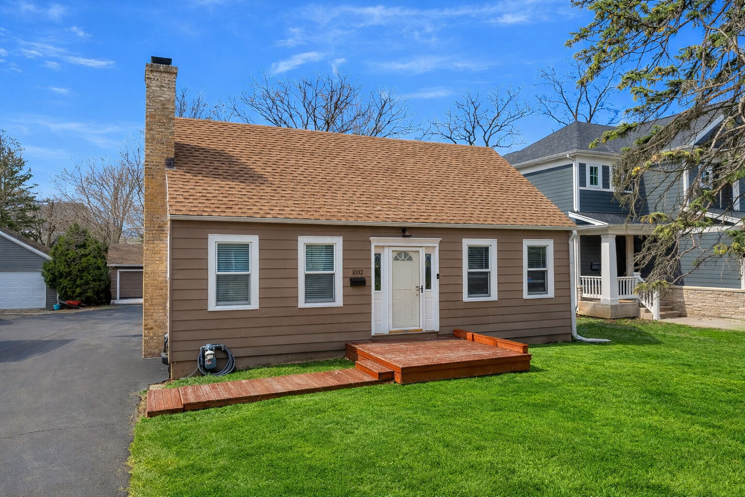 Property Photo: 1032 Sheridan Avenue IL 60015
