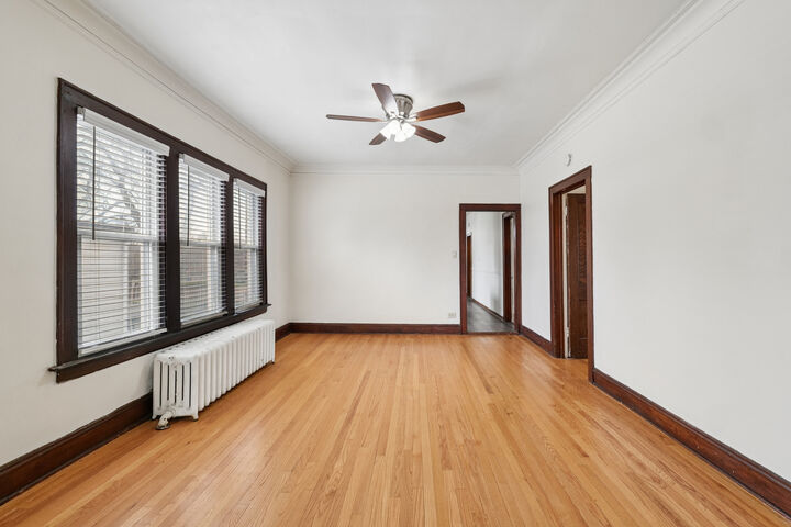 Property Photo:  10226 S Charles Street 1  IL 60643 