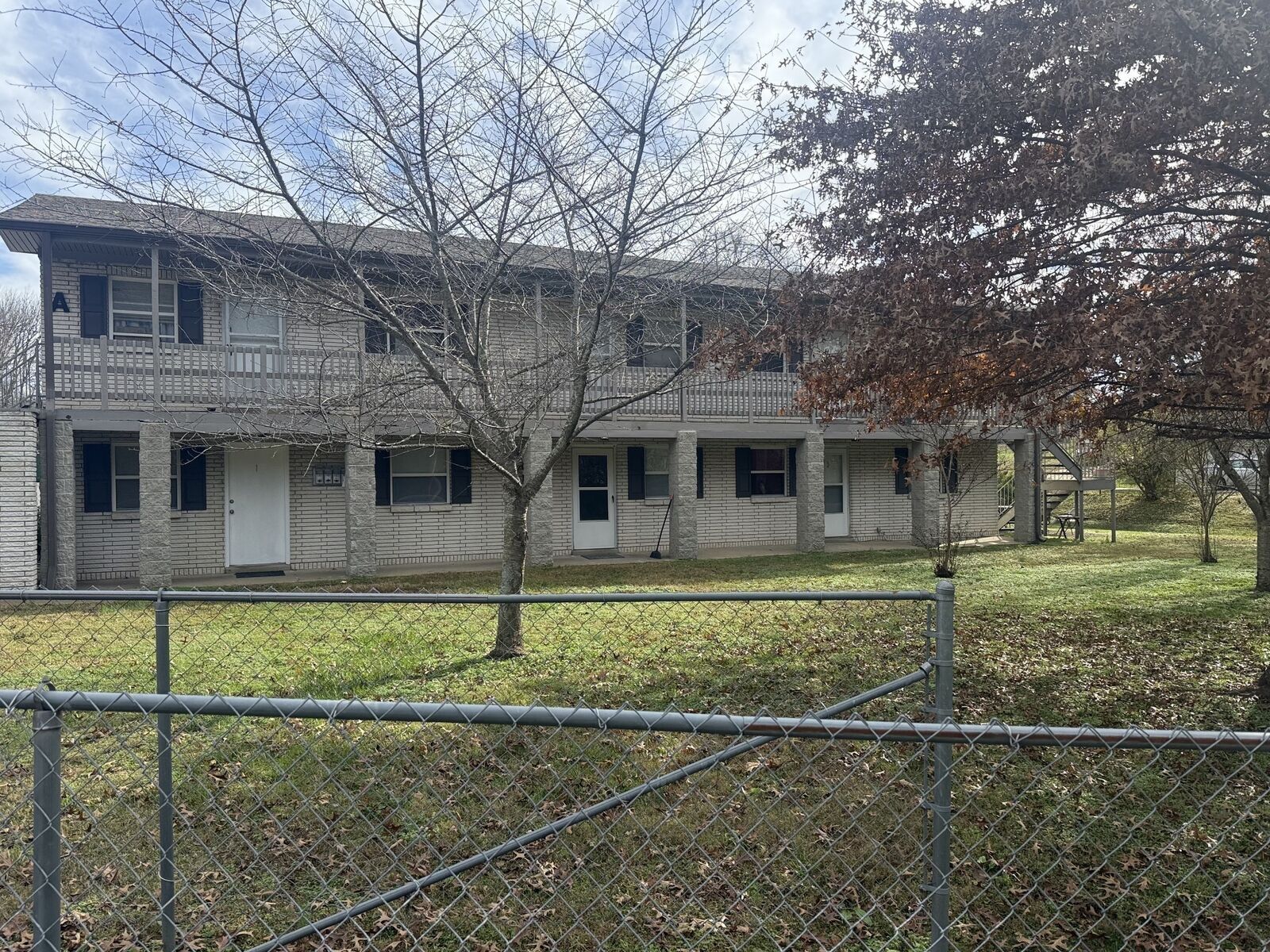 Property Photo: 525 Walton Ferry Rd B5 TN 37075