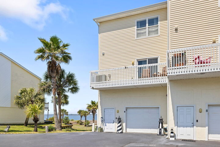 Property Photo:  1440 Paradise Point Drive Unit 6  FL 32566 