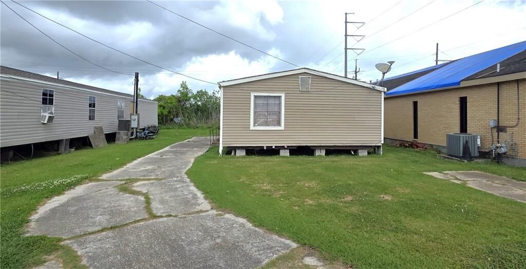 Property Photo: 110 Oakville Street LA 70037