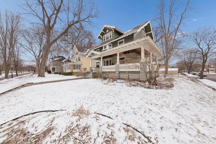Property Photo:  1732 Summit Avenue  MN 55105 