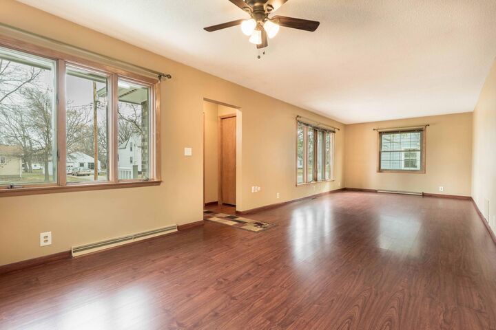 Property Photo:  105 Kentucky Avenue  MN 56339 