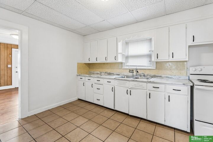 Property Photo:  1713 Lincoln Street  NE 68008 