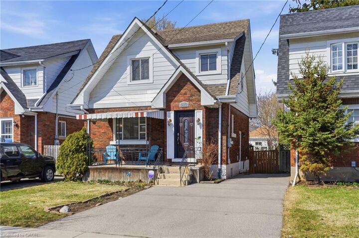 Property Photo:  320 Darling Street  ON N3S 3Y2 