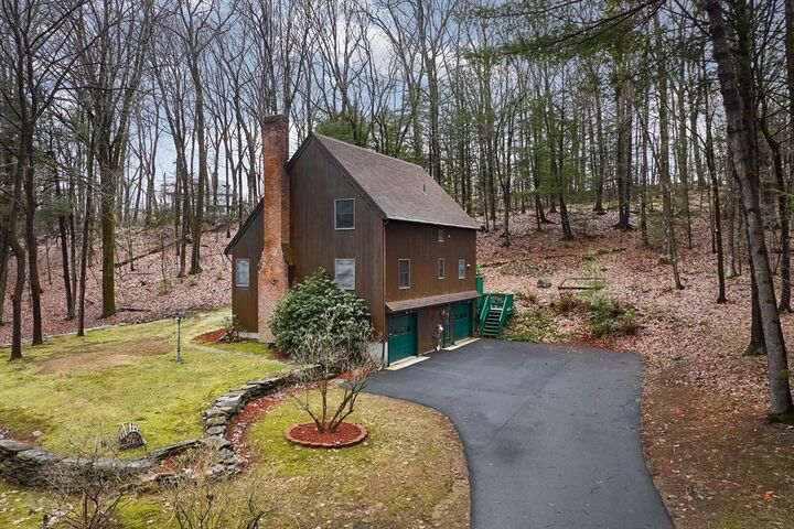 Property Photo:  62 Peabody Lane  MA 01301 