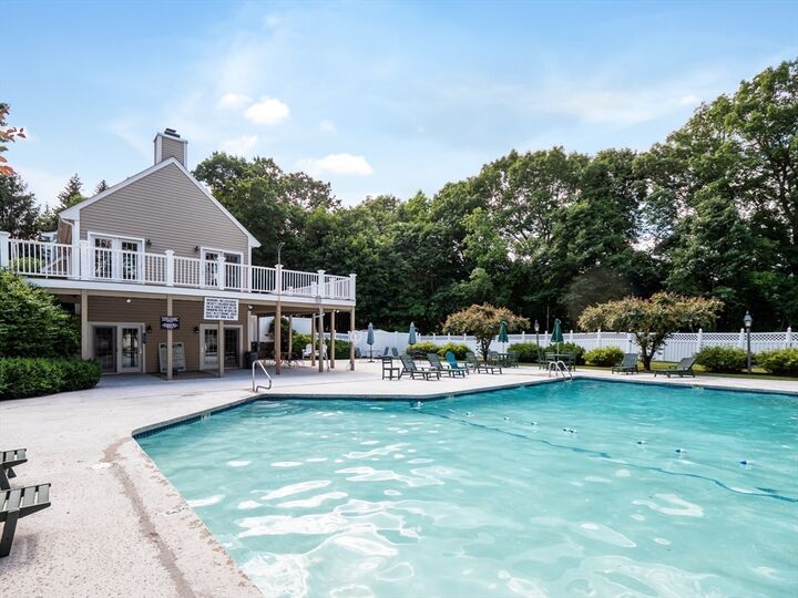 Property Photo:  3901 Knightsbridge Close 3901  MA 01609 