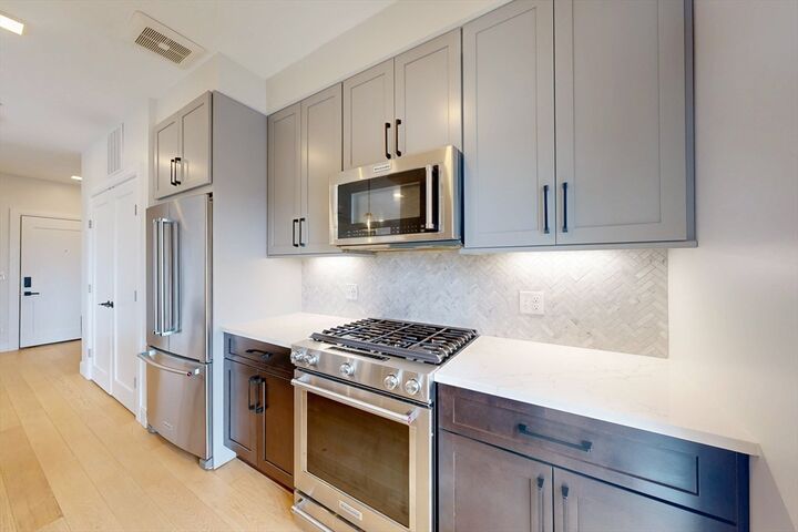 Property Photo:  287 Maverick St 402  MA 02128 