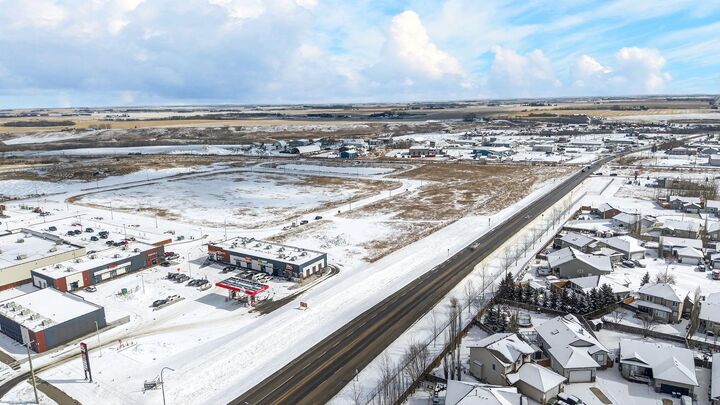 Property Photo: 600 Shantz Drive AB T0M 0W0