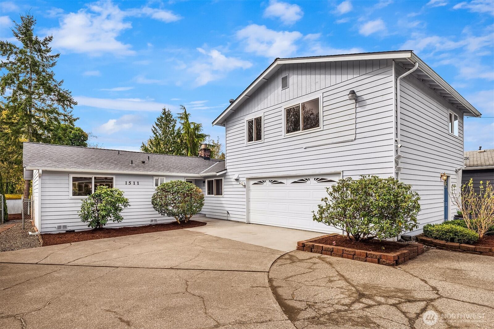 Property Photo: 1511 S 250th WA 98198