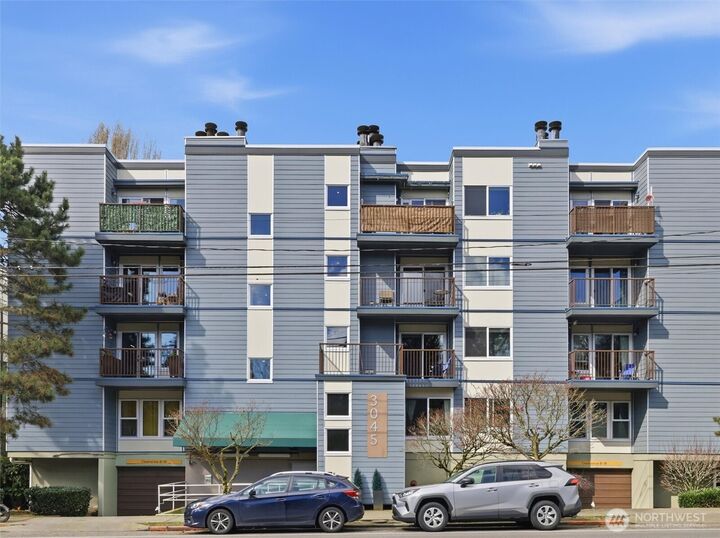 Property Photo:  3045  20th Avenue W 303  WA 98199 