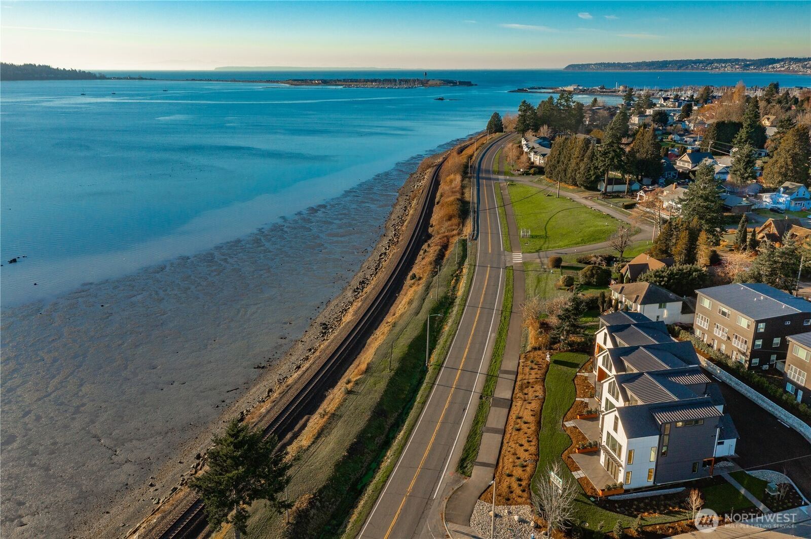 Property Photo:  1553  Mitchell Avenue 3  WA 98230 