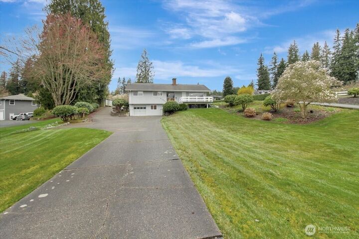 Property Photo:  21620  88th Drive NE  WA 98223 