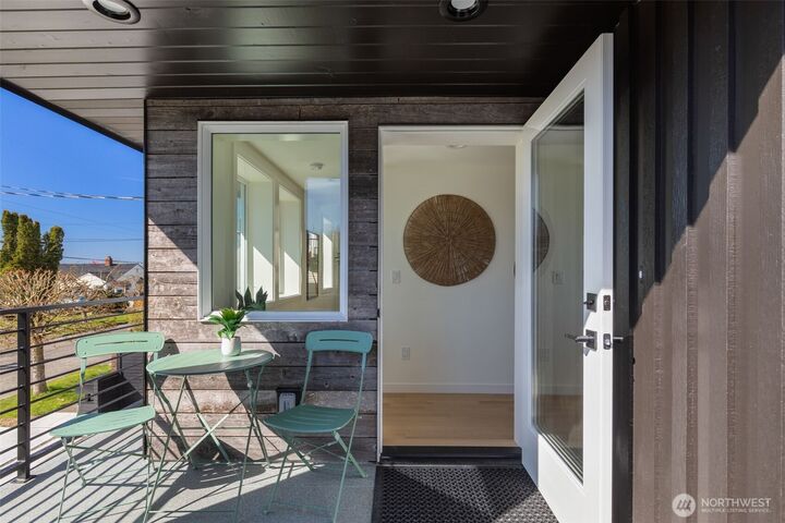 Property Photo:  1556 S Pearl Street C  WA 98108 