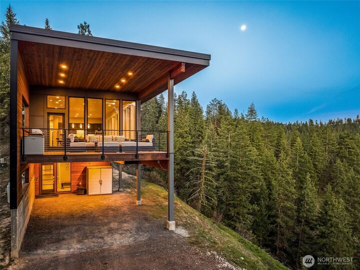 Property Photo:  1912  Alpenview Drive  WA 98826 
