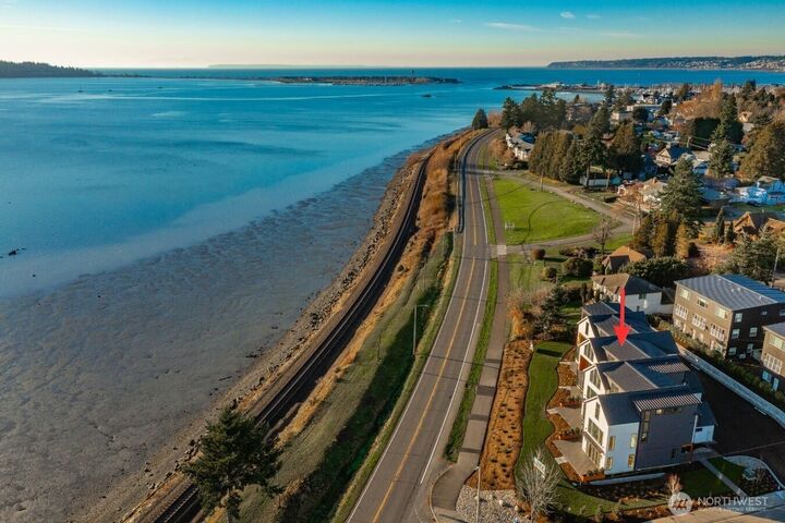 Property Photo:  1557  Mitchell Avenue 2  WA 98230 