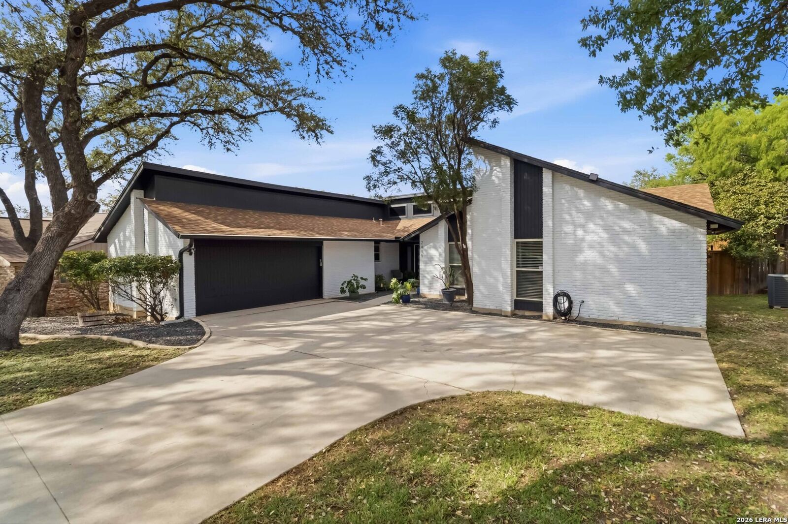 Property Photo: 2419 Rockaway TX 78232