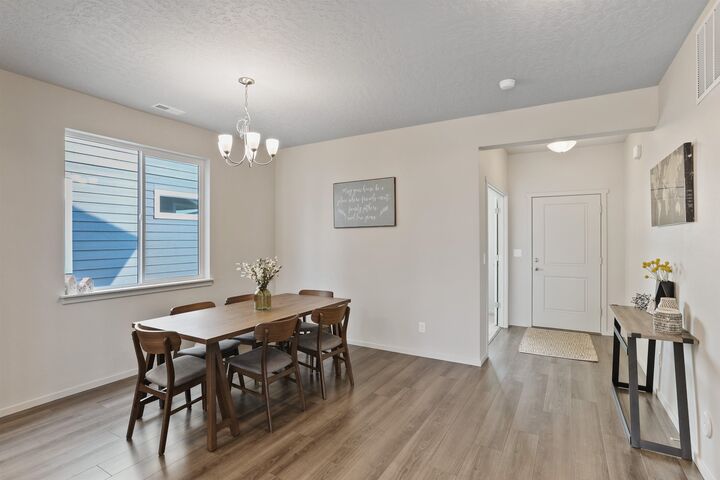 Property Photo:  503 N Arc Ct  WA 99016 