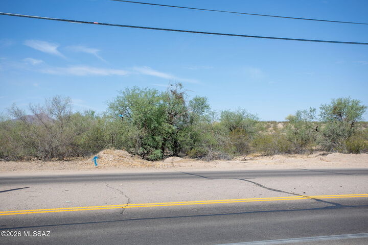Property Photo: 5449 N Silverbell Road AZ 85745