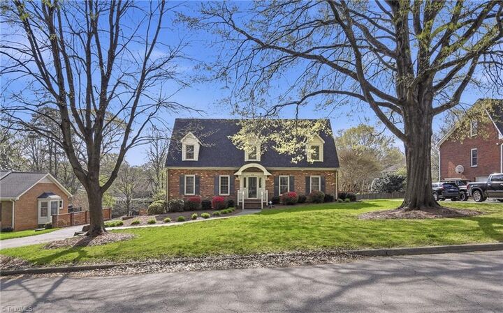 Property Photo:  1011 Greenhurst Road  NC 27104 