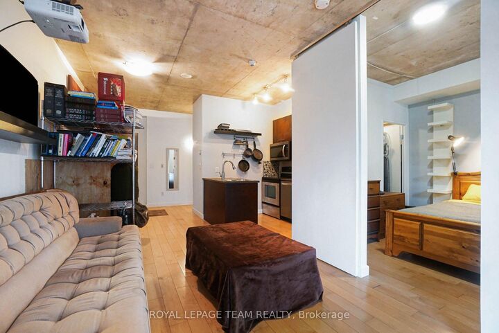 Property Photo: 179 George Street 1005 ON K1N 1J8