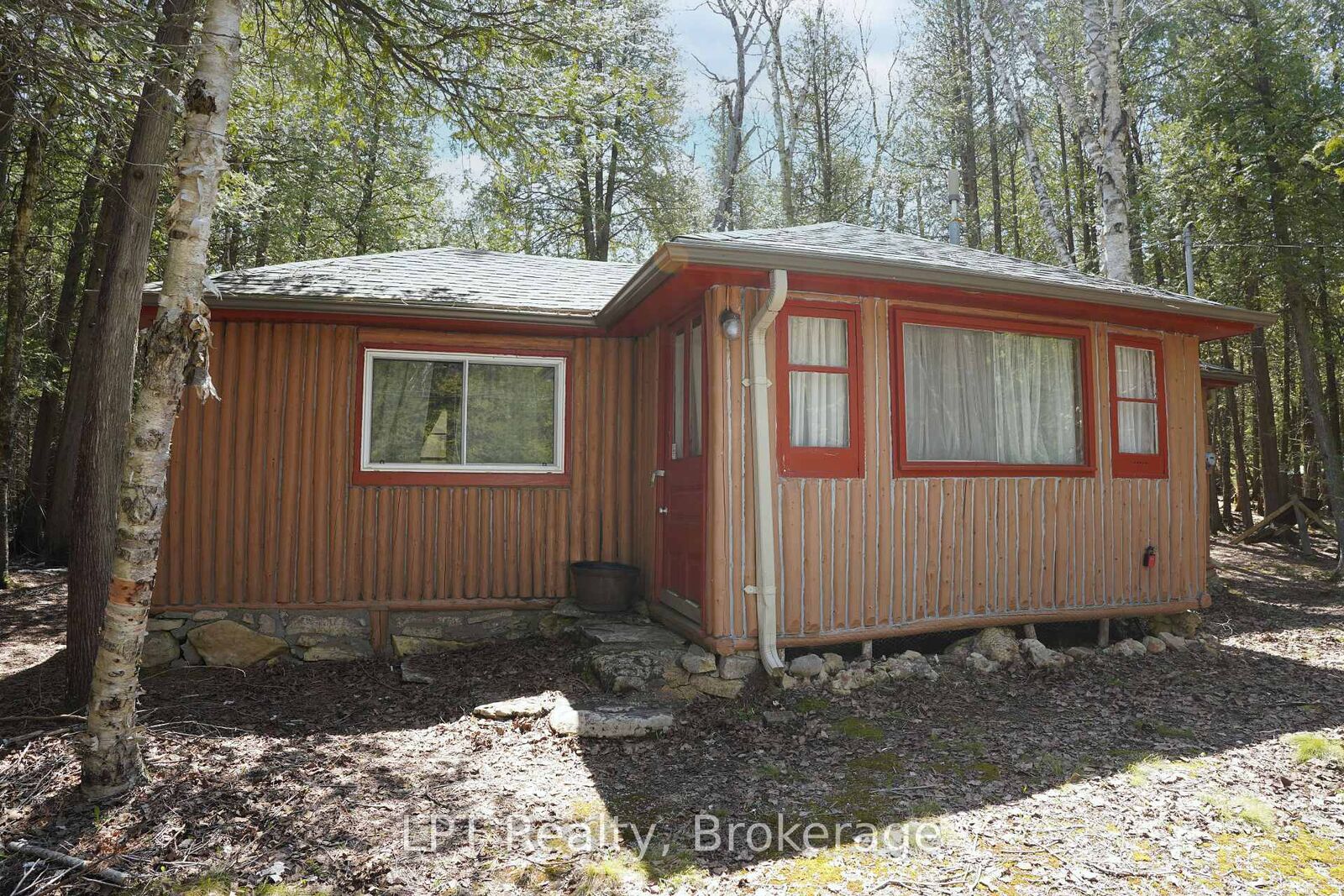 Property Photo:  51 Cedar Trail  ON N0H 2T0 