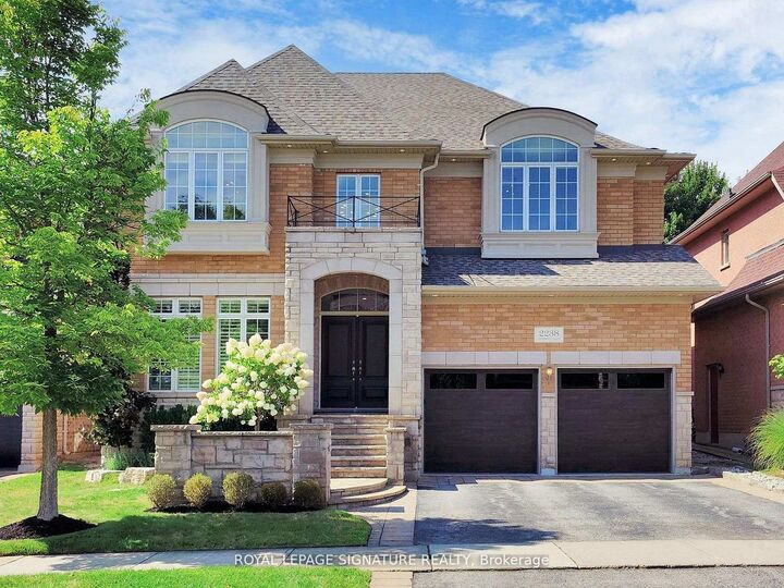 Property Photo: 2238 Lyndhurst Drive ON L6H 7V4
