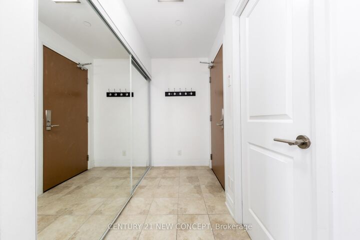 Photo de la propriété: 520 Steeles Avenue W 1212 ON L4J 1A2