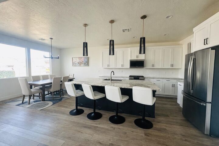 Property Photo:  1402 Pocket Mesa Dr  UT 84770 