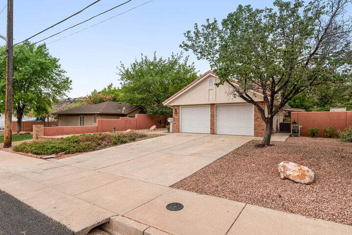 Property Photo:  269 N 400 W  UT 84770 