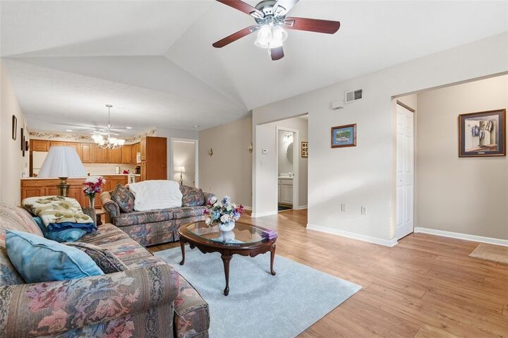 Property Photo:  380 Allandale Dr  PA 15102 