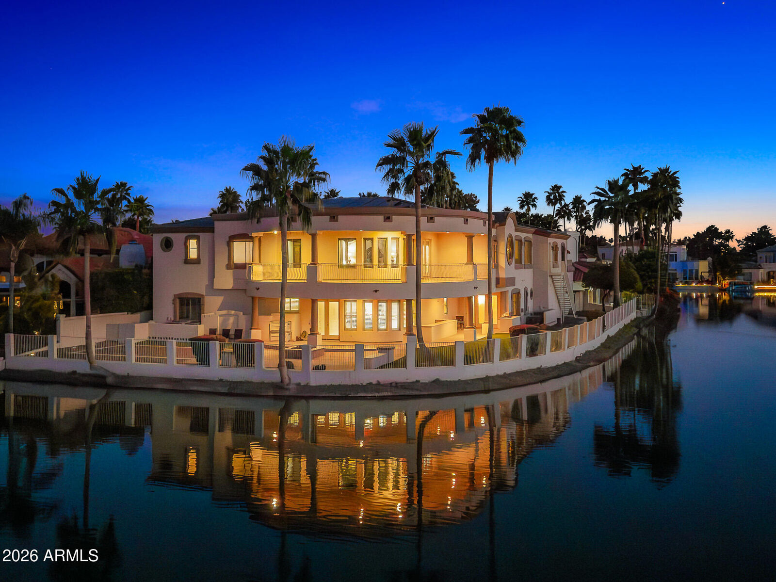 Property Photo: 1402 E Coral Cove Drive AZ 85234