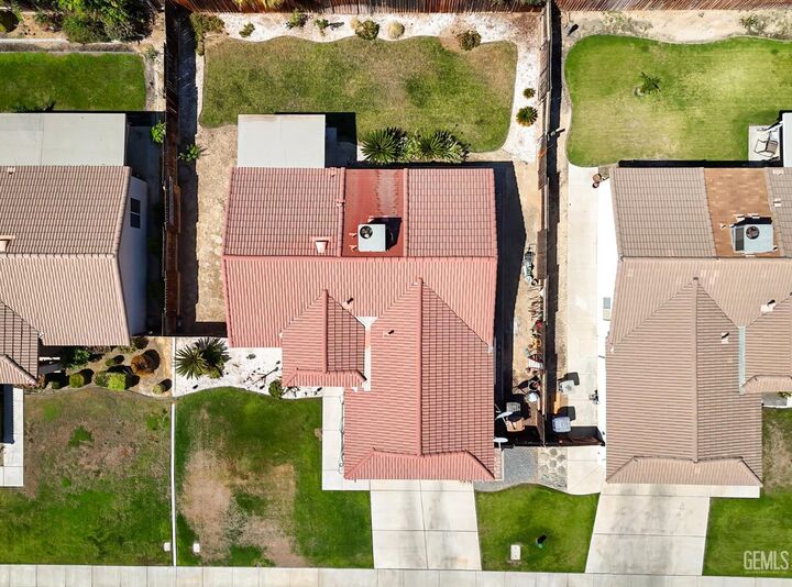 Property Photo:  5504 San Mateo Drive  CA 93307 