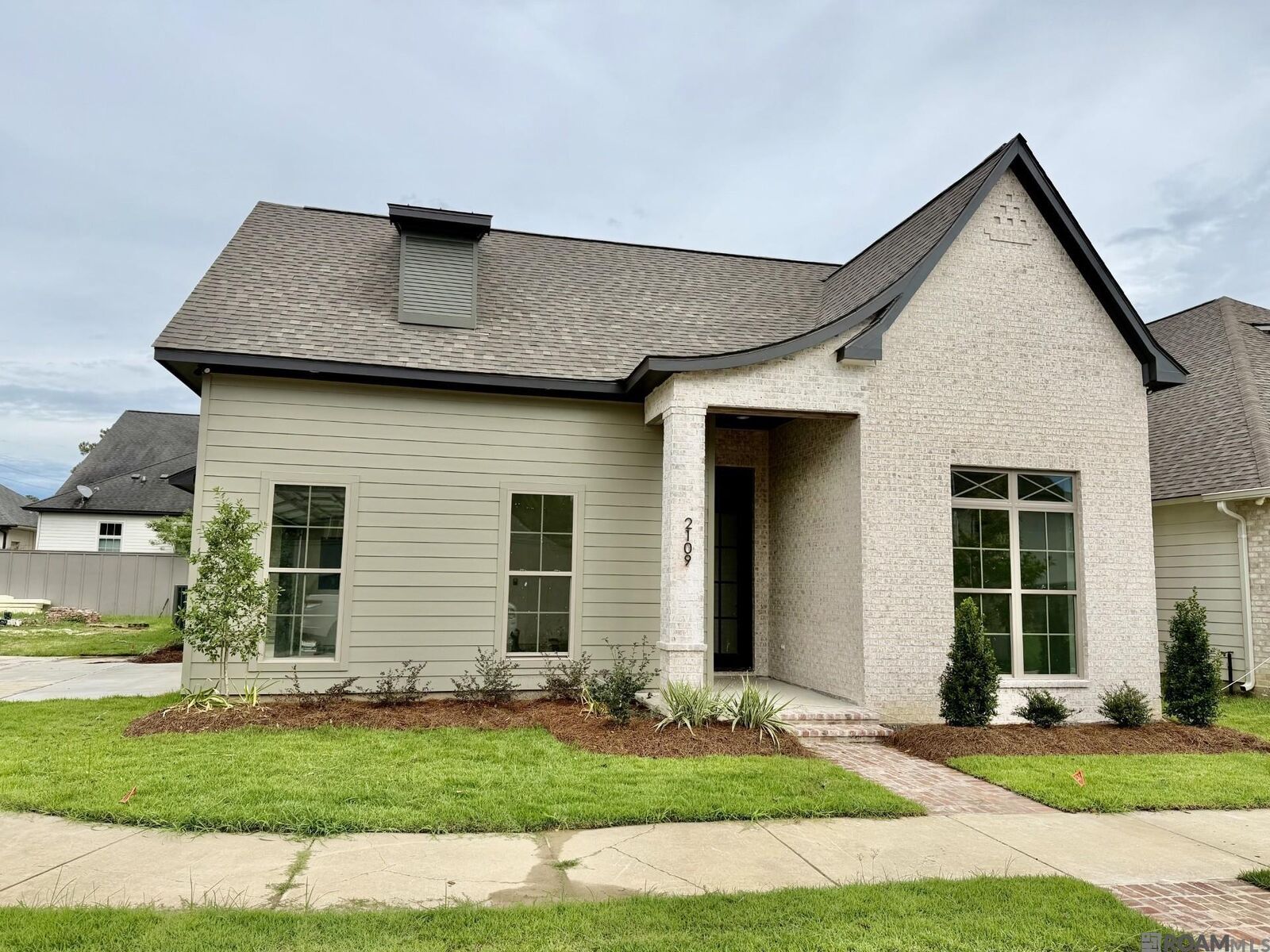 Property Photo:  2109 Stableford Ln  LA 70809 