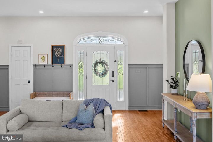 Property Photo:  15657 Purcellville Road  VA 20132 