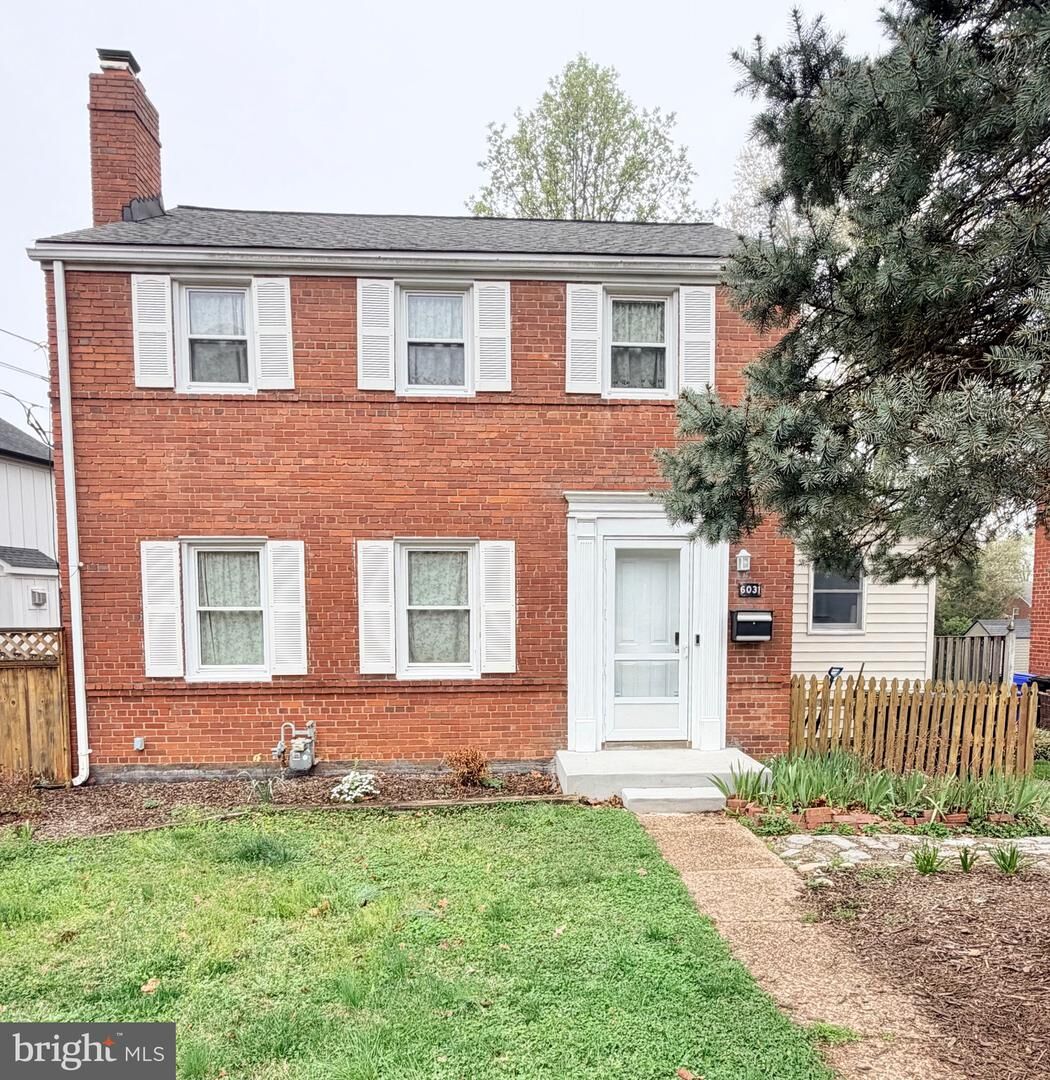 Property Photo: 6031 9th Street N VA 22205