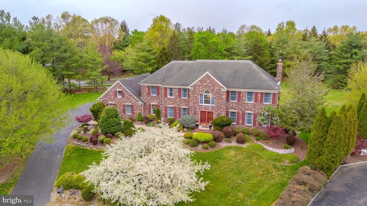 Property Photo:  6 Bush Court  NJ 08550 